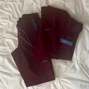 Jaanuu Women’s Wine Scrub Set